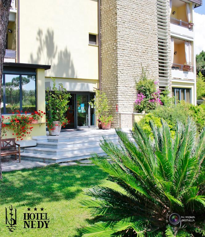 Hotel Nedy Marina di Massa Dış mekan fotoğraf
