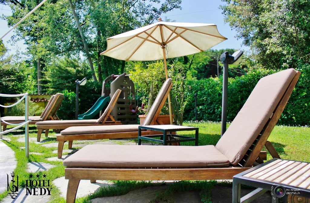 Hotel Nedy Marina di Massa Dış mekan fotoğraf