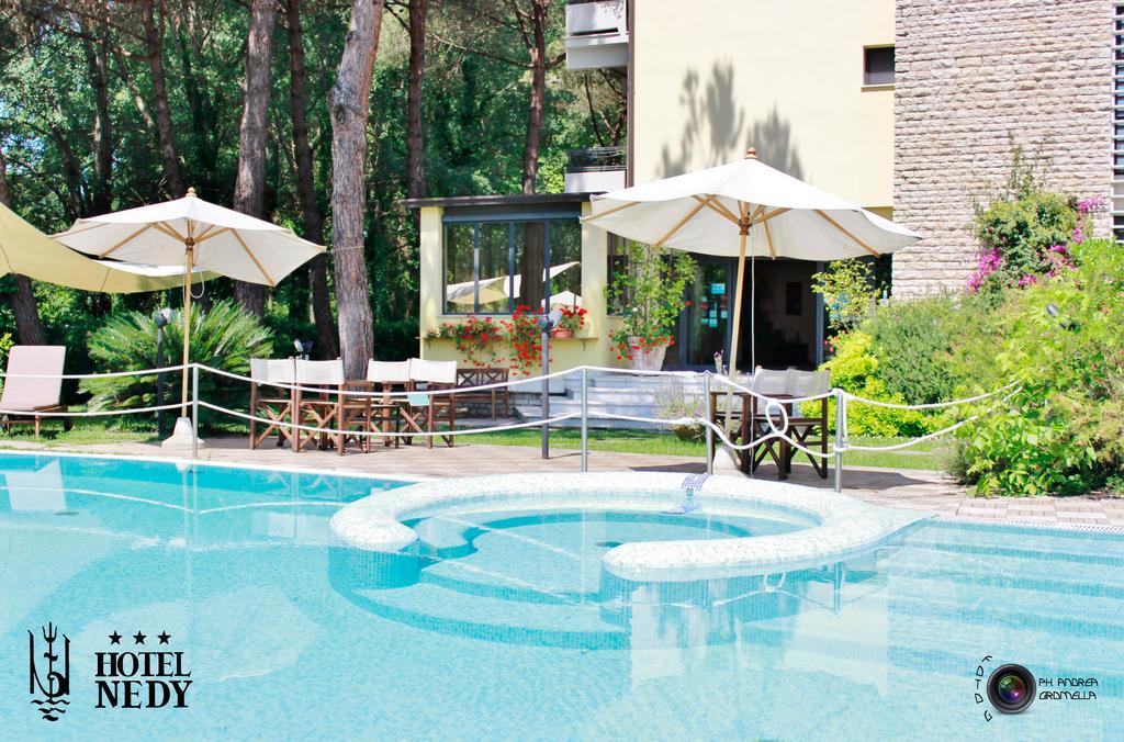 Hotel Nedy Marina di Massa Dış mekan fotoğraf