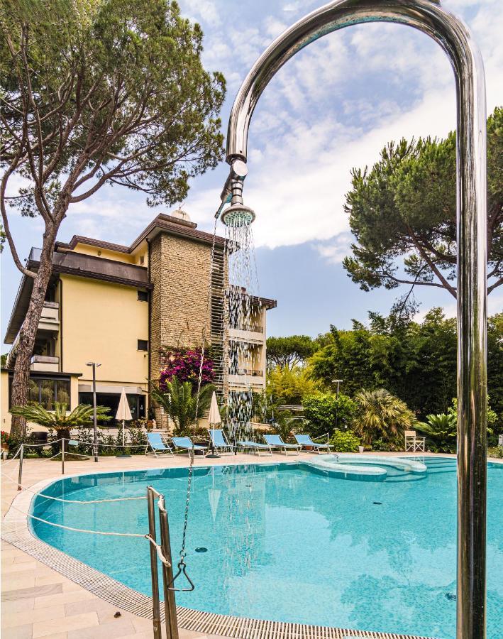 Hotel Nedy Marina di Massa Dış mekan fotoğraf