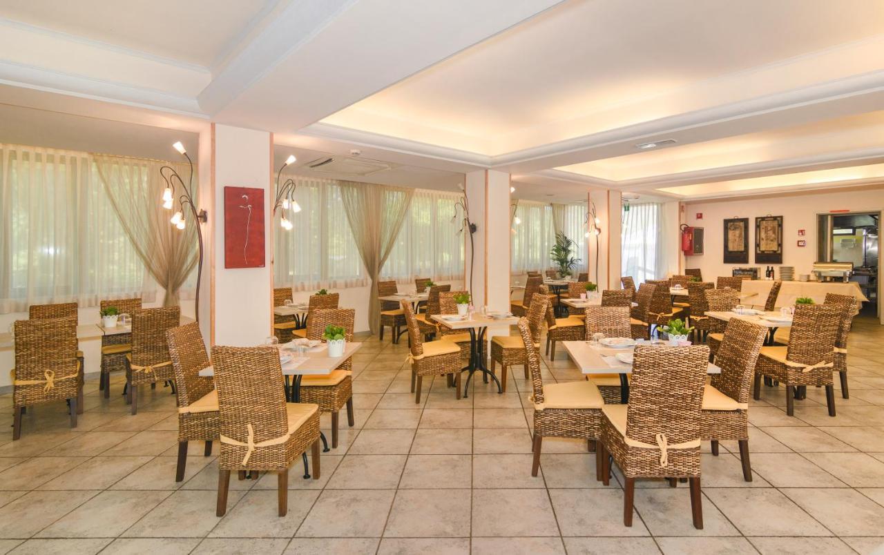 Hotel Nedy Marina di Massa Dış mekan fotoğraf