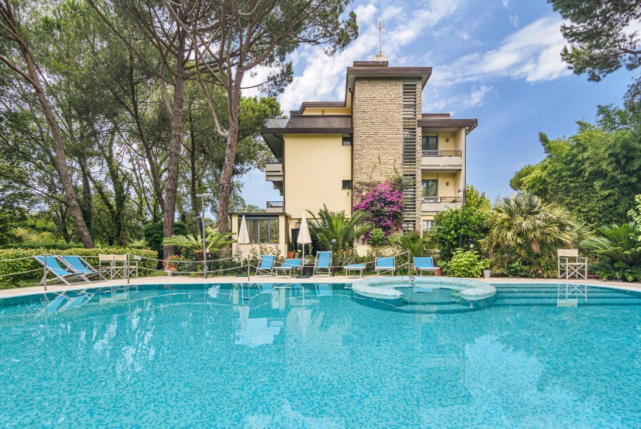 Hotel Nedy Marina di Massa Dış mekan fotoğraf