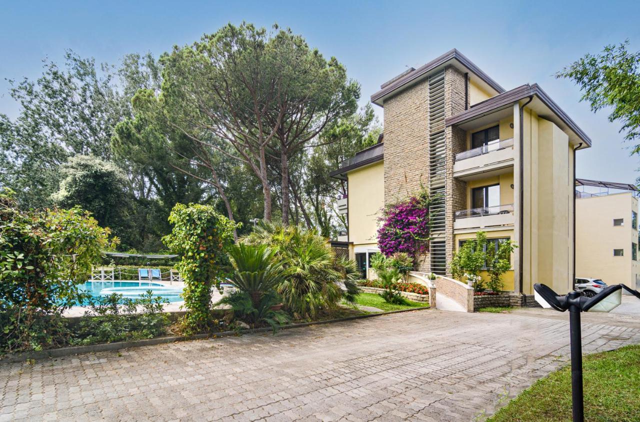Hotel Nedy Marina di Massa Dış mekan fotoğraf