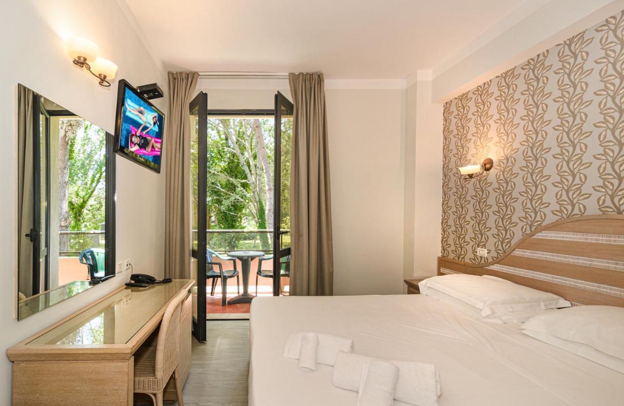 Hotel Nedy Marina di Massa Dış mekan fotoğraf