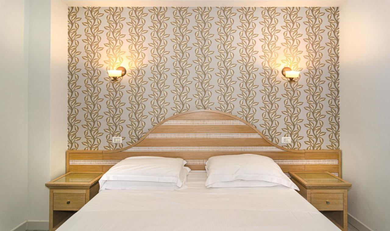 Hotel Nedy Marina di Massa Dış mekan fotoğraf