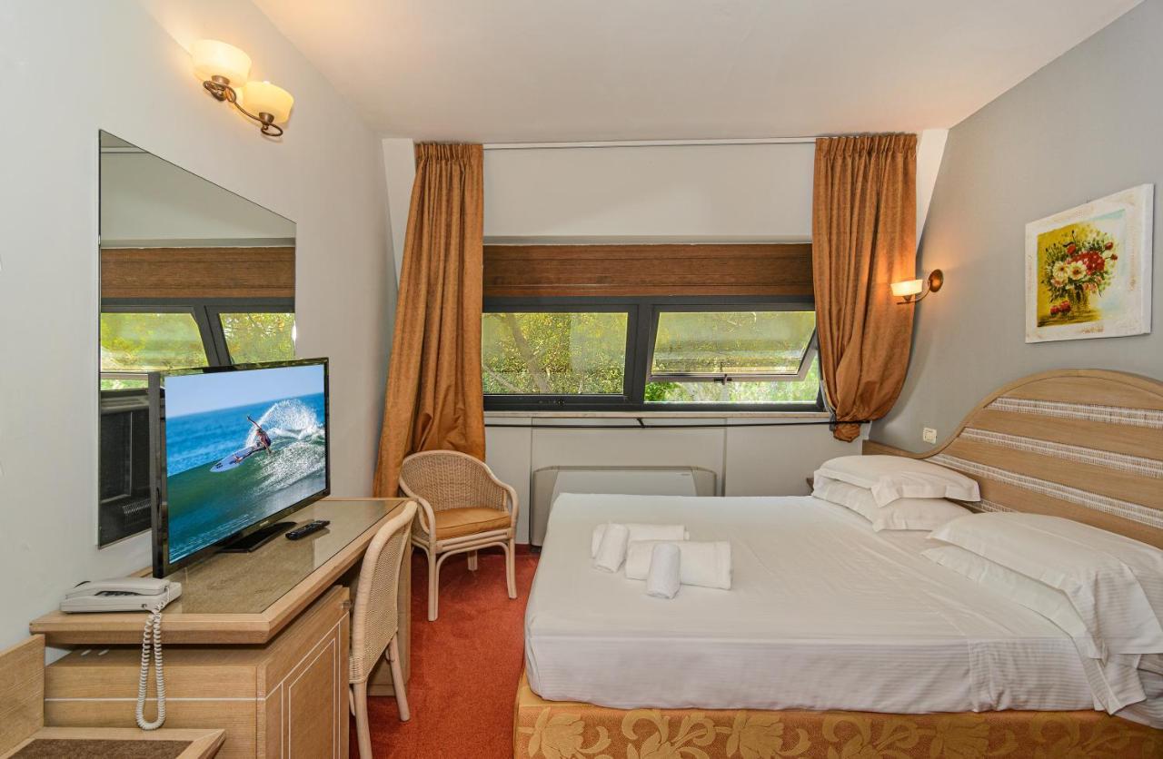 Hotel Nedy Marina di Massa Dış mekan fotoğraf