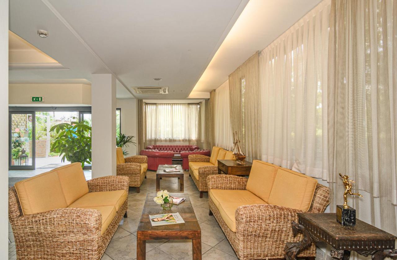 Hotel Nedy Marina di Massa Dış mekan fotoğraf