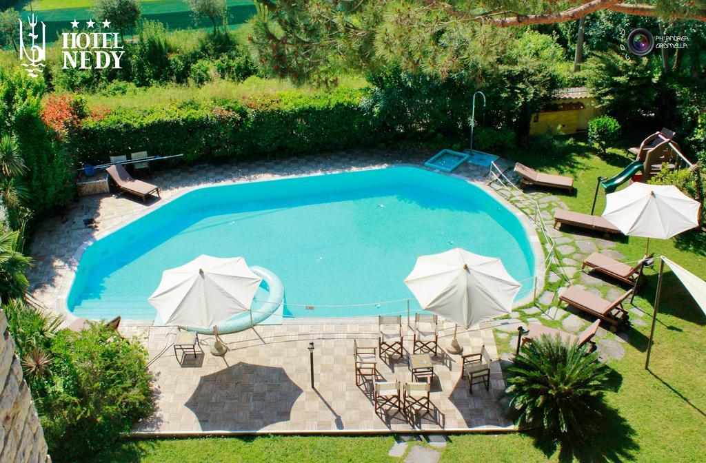 Hotel Nedy Marina di Massa Dış mekan fotoğraf