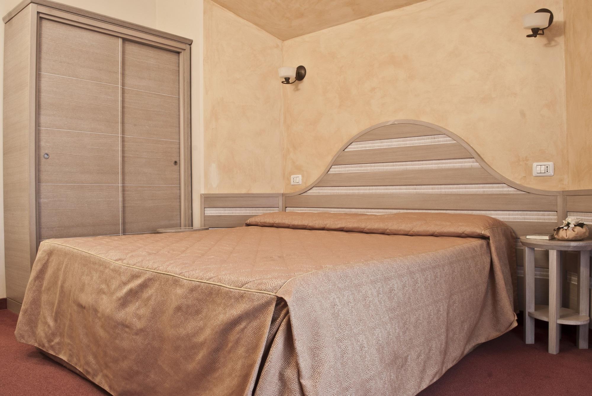 Hotel Nedy Marina di Massa Dış mekan fotoğraf