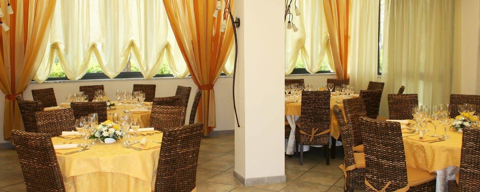 Hotel Nedy Marina di Massa Dış mekan fotoğraf
